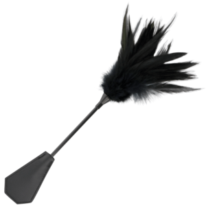 FUSTA DARKNESS CON PLUMA NEGRO